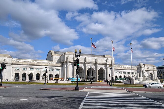 2-Hour National Mall Walking Tour from Washington DC - The Washington Monument and the long central walk