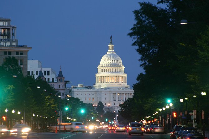 3-4 Hour Private DC City Moonlight Tour by Van - The Lincoln Memorial is the visual centerpiece