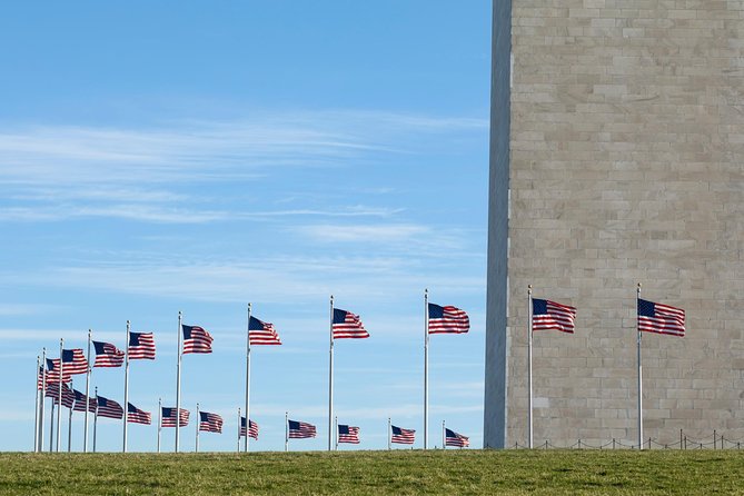 3-Hour Private Customizable Washington DC City Tour by Luxury Van - World War II Memorial Between Two Washington Icons