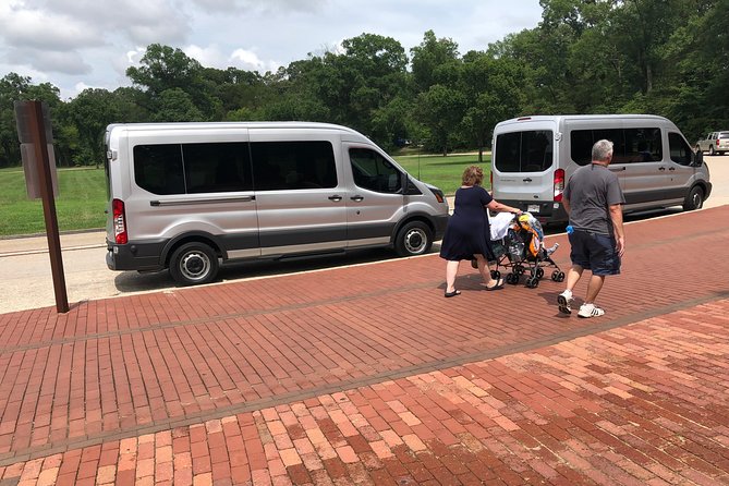 3-Hour Private Customizable Washington DC City Tour by Luxury Van - Franklin Delano Roosevelt Memorial and Its Open-Air Story
