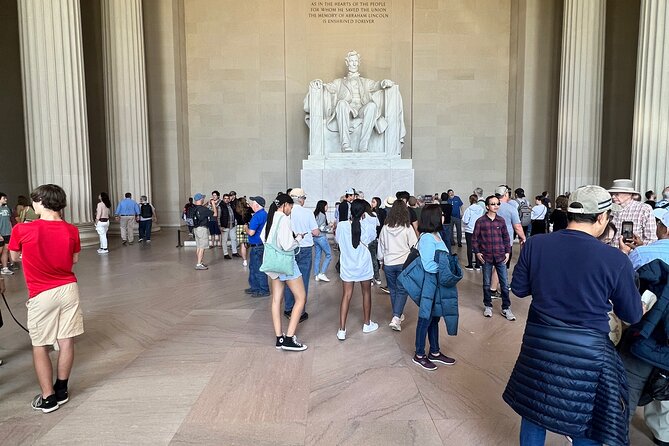 3-Hour Small Group Memorial Tour in Washington, D.C. - Vietnam Veterans Memorial and its names