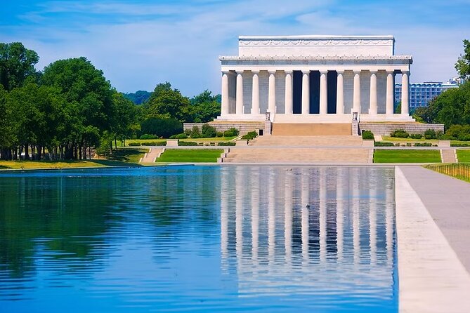 4-Hr DC Monuments Small Group Sightseeing Guided Tour - World War II Memorial and the Reflecting Pool
