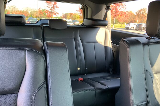 Airport Transfer DCA to/from Washington DC Downtown Area only - The chauffeur and the vehicle experience