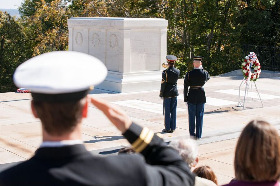 Arlington Cementary & Guard Ceremony with Iowa Jima Memorial - Iwo Jima Memorial is a strong finish