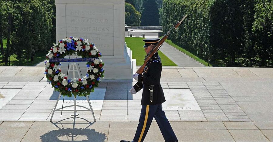 Arlington Cementary & Guard Ceremony with Iowa Jima Memorial - The Greek amphitheater adds ceremonial context