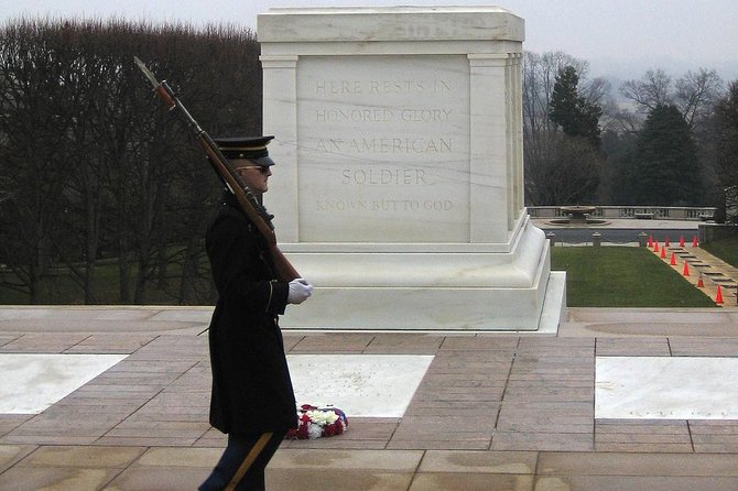 Arlington Cemetery & Changing of the Guard Exclusive Guided Tour - Why this Arlington tour feels different from a quick overview