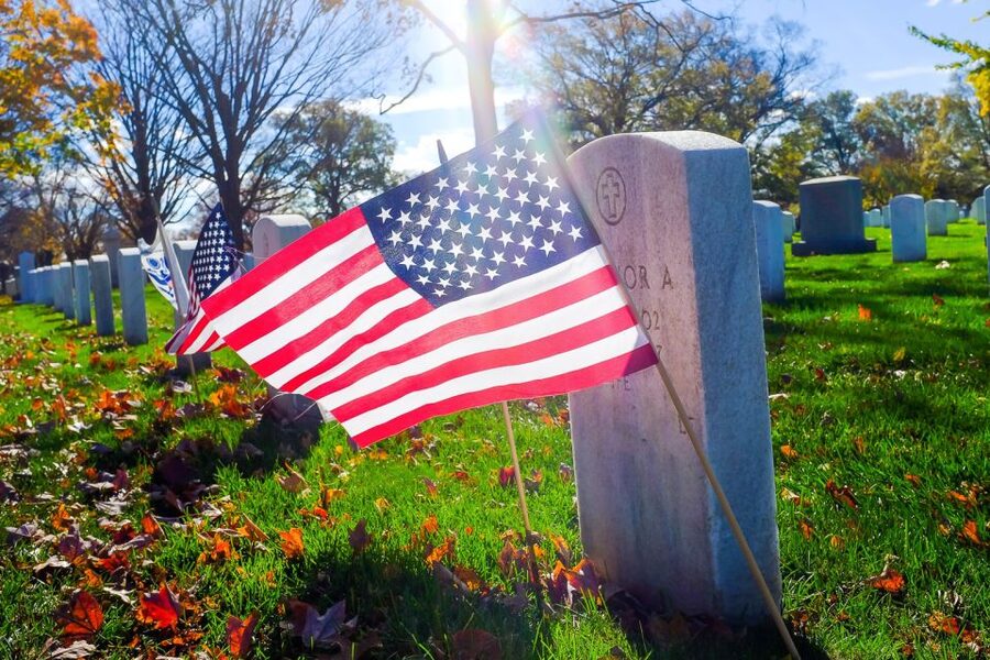 Arlington Cemetery & Changing of the Guard Semi-private 12pp - Space shuttle memorials and the U.S.S. Maine mast