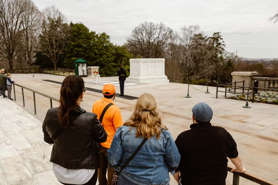 Arlington Cemetery: Kennedy Memorials & Changing of Guard - Why this Arlington tour is worth your morning