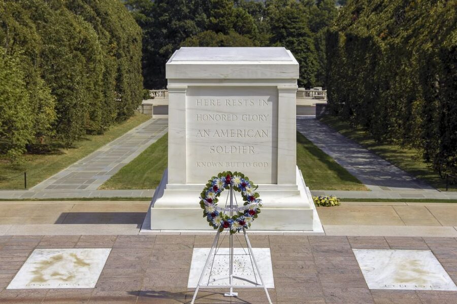 Arlington Cemetery Walk with National Mall Night Bus Tour - What the 10 stops offer you
