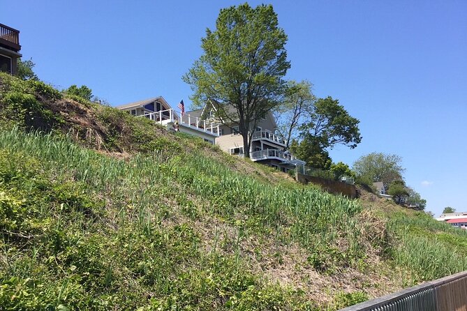 Chesapeake Beach Guided Walking Tour - The Cliffs - History Alongside the Water
