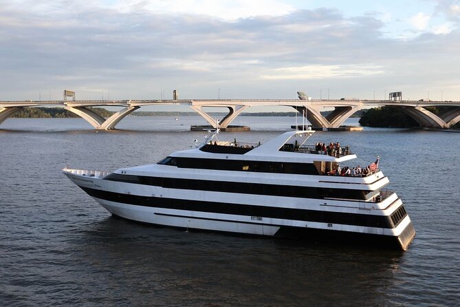 City Cruises DC: Scenic Buffet Lunch Cruise - What the staff add to the afternoon