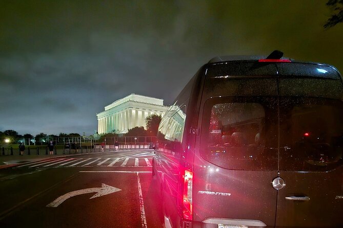 Customizable Private Tour of Washington DC - Lincoln Memorial and the reflecting pool view