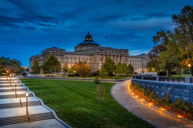Dark History: Scandals of Capitol Hill Evening Walking Tour - What the guides add to the experience