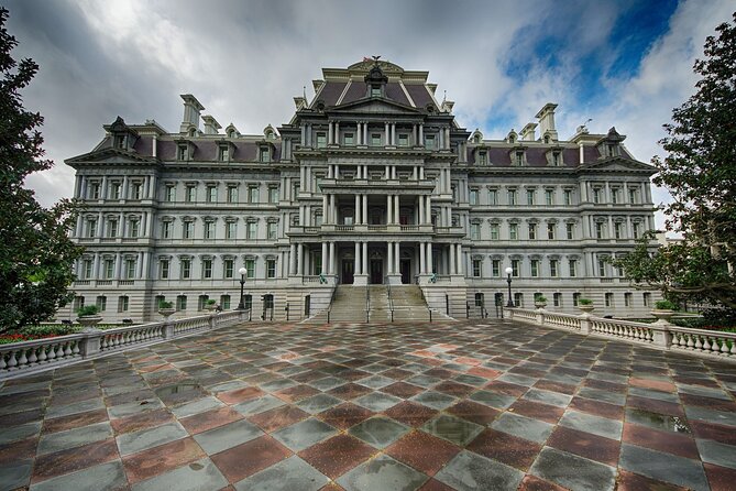 Dark Nights in D.C. - Walking Tour - The guides shape the experience