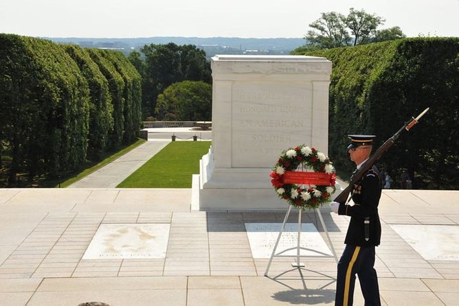 Day or Night National Mall Bus Tour with Arlington Cemetery Walk - Practical advice for a smoother visit