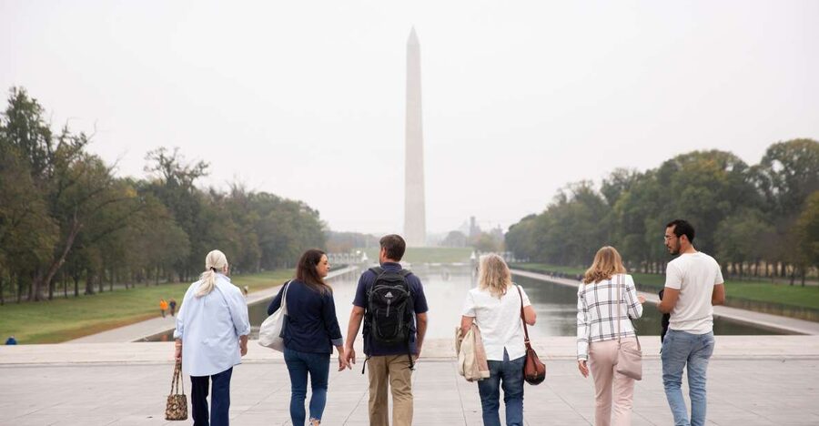DC: Guided National Mall Tour & Washington Monument Ticket - The District of Columbia War Memorial and World War II Memorial