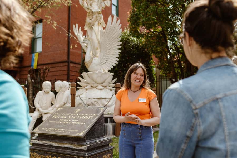 DC: Historic Embassy Row & Dupont Circle (2 Hr Walking Tour) - Dupont Circle begins the story