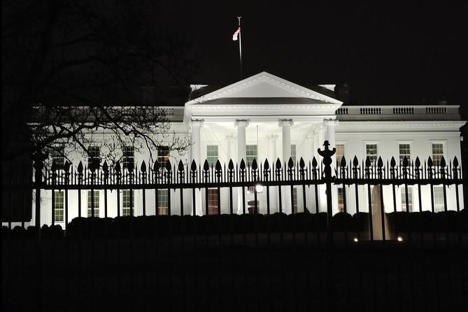 DC Lights Night Tour - Lincoln Memorial after sunset