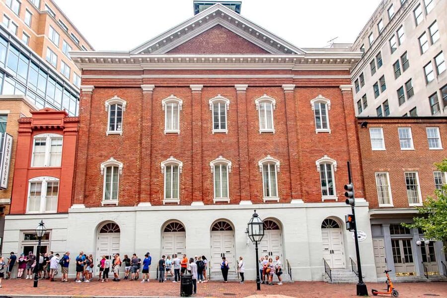 DC: Lincoln Assassination Walking Tour with Ford's Theatre - Ford’s Theatre and the night of April 14, 1865