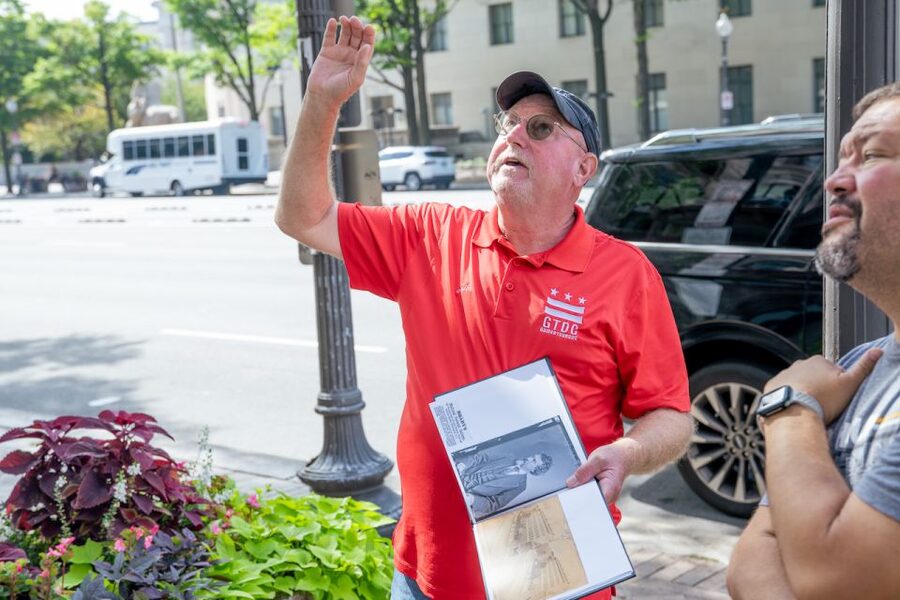 DC: Lincoln Assassination Walking Tour with Ford's Theatre - Starting at 400 7th Street NW