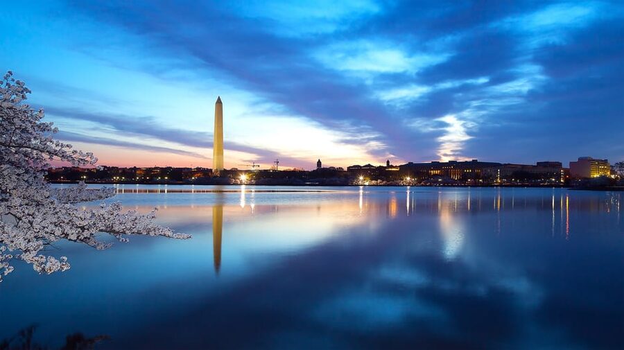 DC: Monuments & Memorials Sunset Tour by Open-top Bus - Live guides, audio commentary, and sound quality