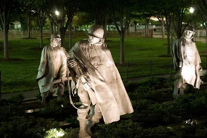 DC Monuments Small Group Guided Night Tour 3 Hours - The National Mall memorials: World War II and Martin Luther King Jr.