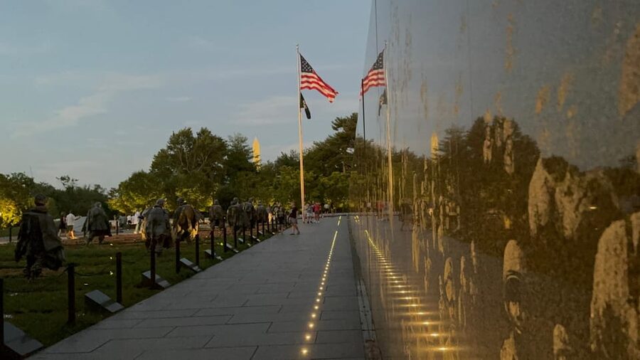 DC:Small Group Sunset Tour . - Who should book this Washington DC night tour?