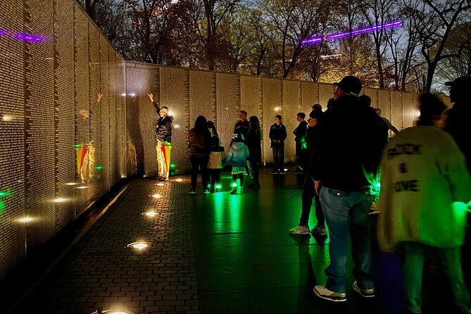 Discounted DC Night Tour With Magic LED- Snacks, LED Bracelets - Lincoln Memorial and the best-known speech site