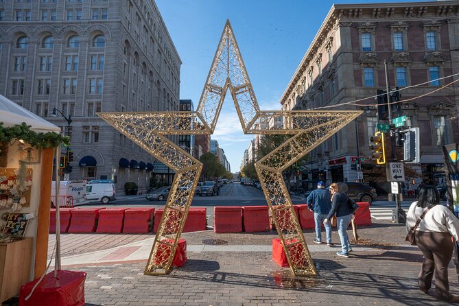 Downtown DC Holiday Tour: Lights, Decorations & Festive Cheer - Old Ebbitt Grill and the oldest hotel in Washington