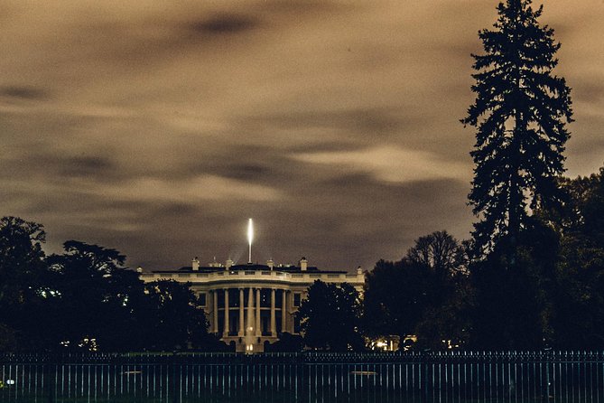 Dreaded Dead Descent of the District: DC Ghost Tour - What this DC ghost tour is really like