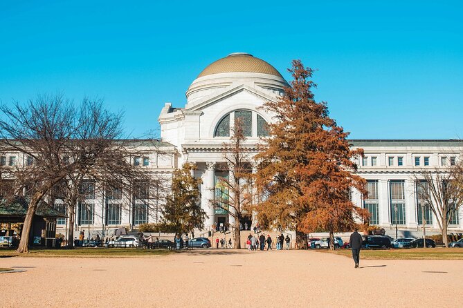 Essential Smithsonian Tour with NMAAHC Timed Entry - What $59 gets you