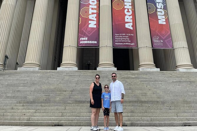 Family Friendly National Archives Building Private Tour - Getting there and handling the entrance