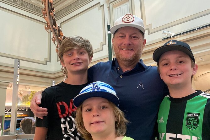 Family Friendly Smithsonian Natural History Museum Private Tour - Polar Bears, Elephants, and Giraffes