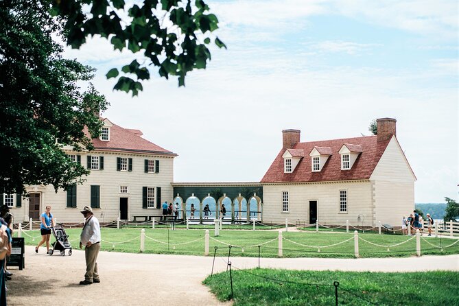 Full-Day Tour of Washington DC with Mount Vernon & Old Alexandria - How the guides shape the day
