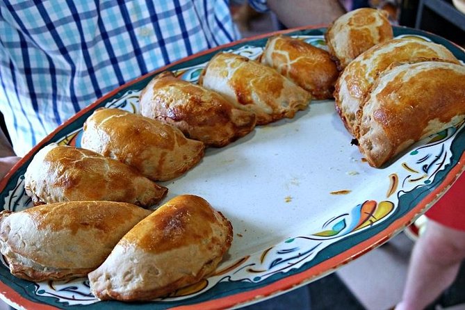 Georgetown Foodie Culinary Tour & Neighborhood Walk - Julia Child’s former house