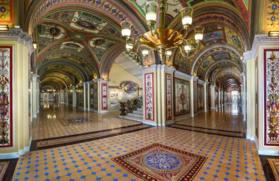 Guided Capitol Hill with US Capitol & Library Congress Entry - Key points at a glance