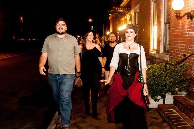 Haunted Washington D.C. Booze and Boos Ghost Walking Tour - A ghostly first look at the White House