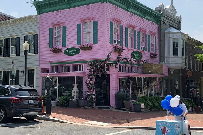 Historic Georgetown: History, Gossip, & Architecture Walking Tour - What $49 buys you