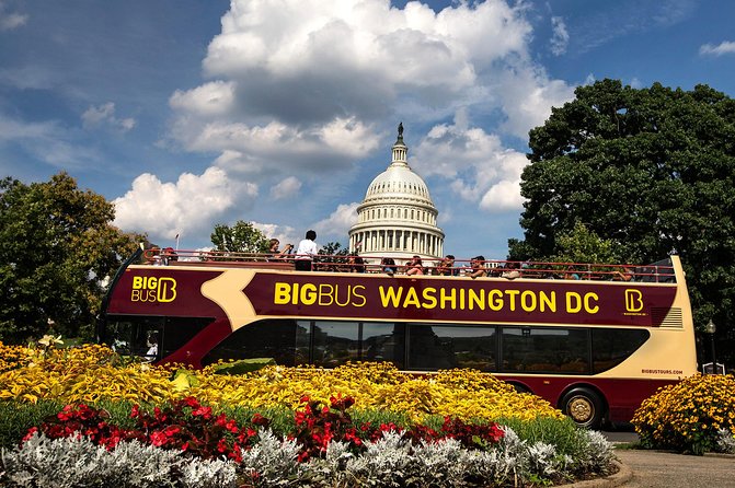 Hop-on Hop-off Sightseeing Tour by Open-top Bus with 18 Stops - Riding from the Washington Monument to the Natural History Museum
