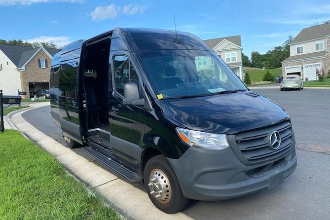 Luxury Airport Transfer DCA to/from Washington DC - Reaching your destination with luggage help