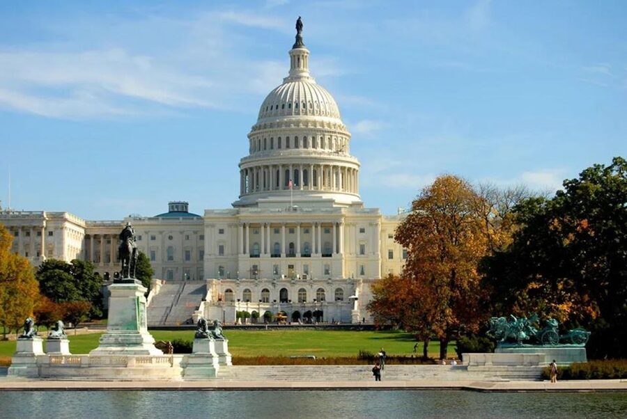 Monuments Bus Tour with 10 Stops, Optional US Capitol Entry - The White House and Capitol Hill opening