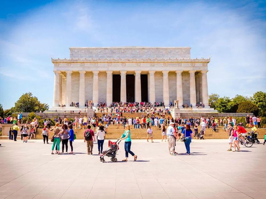 Monuments Bus Tour with 10 Stops, Optional US Capitol Entry - FAQ