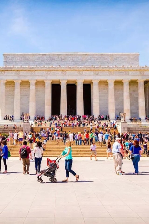 Monuments Bus Tour with 10 Stops, Optional US Capitol Entry - The memorial route: war, presidents, and civil rights