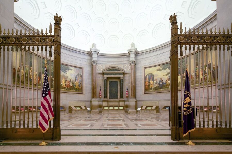 National Archives + National Portrait Gallery Tour 6ppl Max - Should you book it?