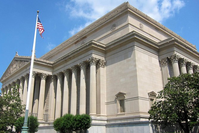 National Archives Skip the Line Guided Tour Semi-Private 6ppl Max - Entering the Rotunda and meeting the founding documents