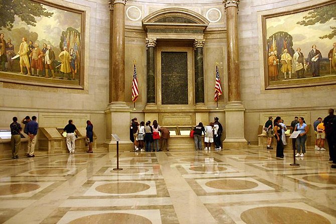 National Archives Skip the Line Guided Tour Semi-Private 6ppl Max - Reading the Public Vaults through American lives