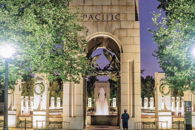 National Mall Night Tour with Washington Monument & 2 Museums - MLK Memorial and the World War II Memorial