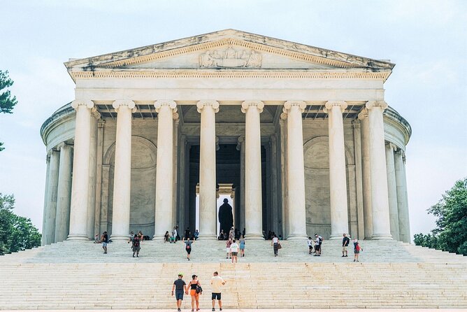 National Mall Tour with 10 Stops & U.S. Capitol or Museum Entry - What the bus adds to the experience