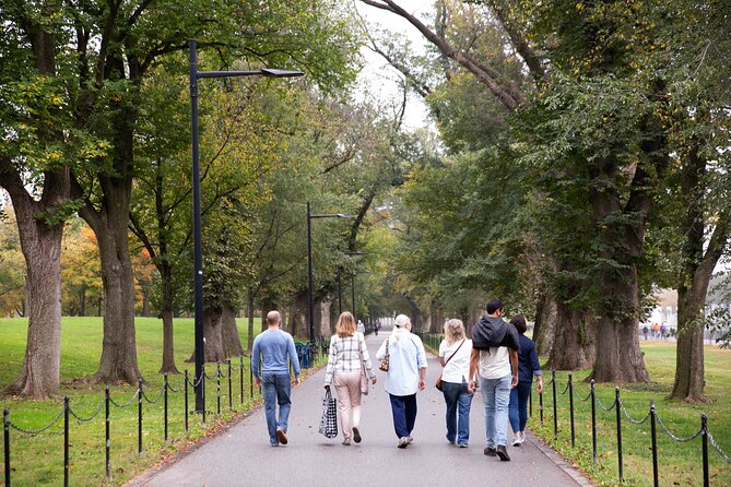 National Mall Tour with Reserved Entry to Washington Monument - Lincoln Memorial: 87 steps and a national symbol