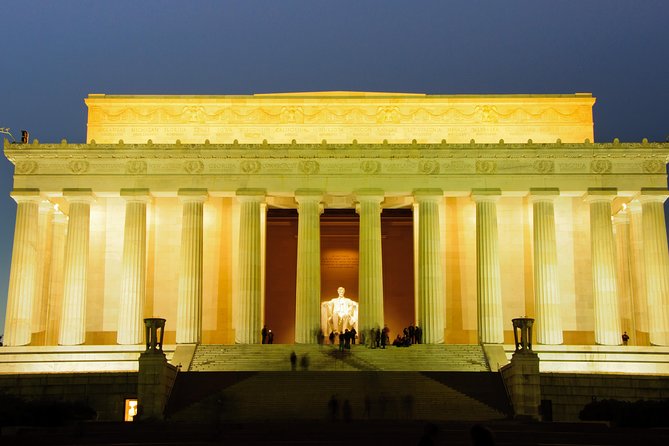Night-Time City Tour of Washington DC - Vietnam and Korean War memorials